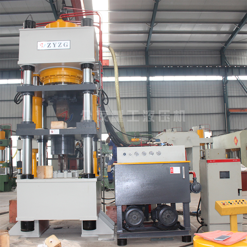 如何對(duì)成型油壓機(jī)的冷卻器和濾油器進(jìn)行維護(hù)保養(yǎng)？