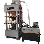 怎么延長四公斤牛羊舔磚油壓機的使用壽命？